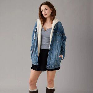 AE Strigid Oversized Boyfriend Denim Jacket Medium Wash XS